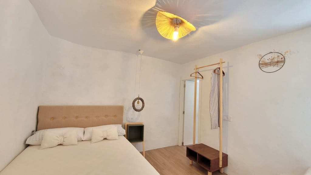 4 soveværelse Byhus til salg i Salares - € 170.000 (Ref: 8610548)