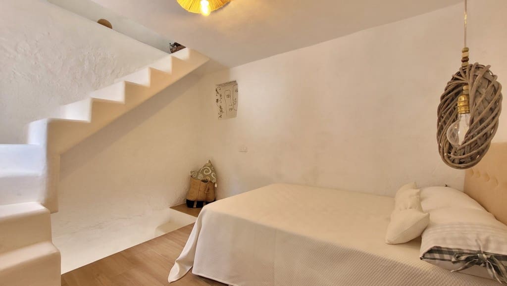 4 soveværelse Byhus til salg i Salares - € 170.000 (Ref: 8610548)