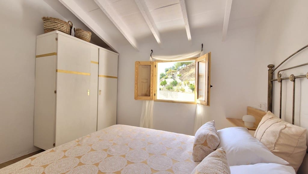 4 soveværelse Byhus til salg i Salares - € 170.000 (Ref: 8610548)