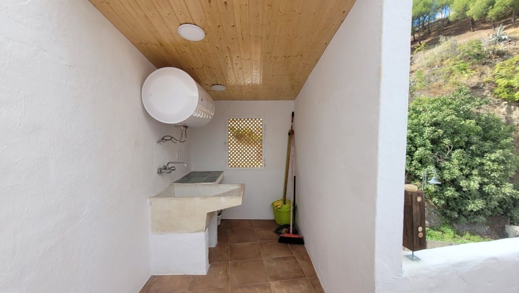 4 soveværelse Byhus til salg i Salares - € 170.000 (Ref: 8610548)