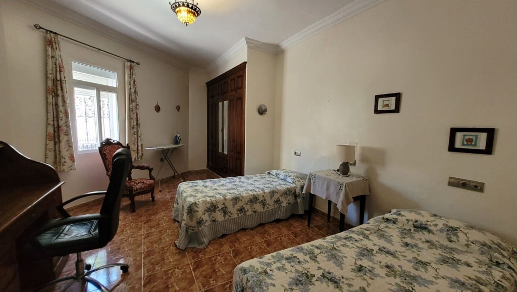 4 soveværelse Villa til salg i Caleta de Velez med swimmingpool - € 485.000 (Ref: 8654989)