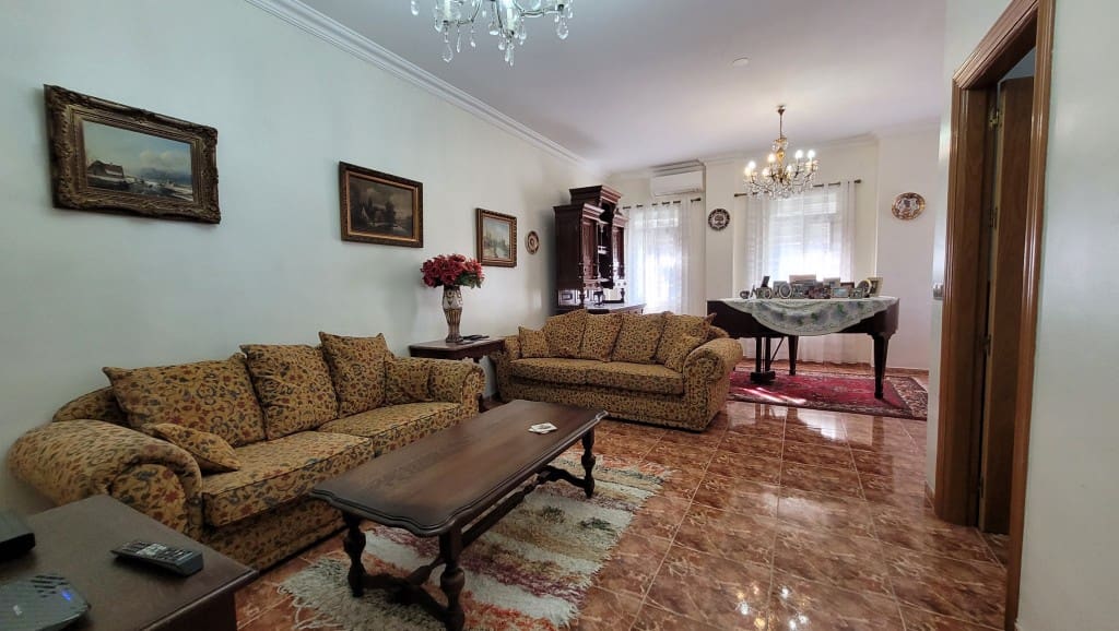 4 soveværelse Villa til salg i Caleta de Velez med swimmingpool - € 485.000 (Ref: 8654989)