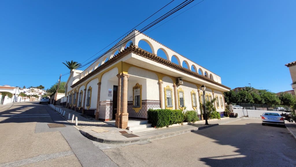 4 soveværelse Villa til salg i Caleta de Velez med swimmingpool - € 485.000 (Ref: 8654989)