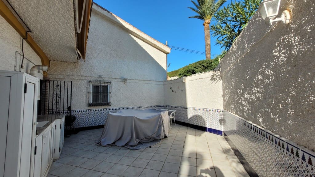 4 soveværelse Villa til salg i Caleta de Velez med swimmingpool - € 485.000 (Ref: 8654989)