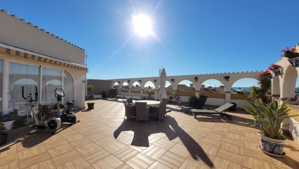 4 soveværelse Villa til salg i Caleta de Velez med swimmingpool - € 485.000 (Ref: 8654989)