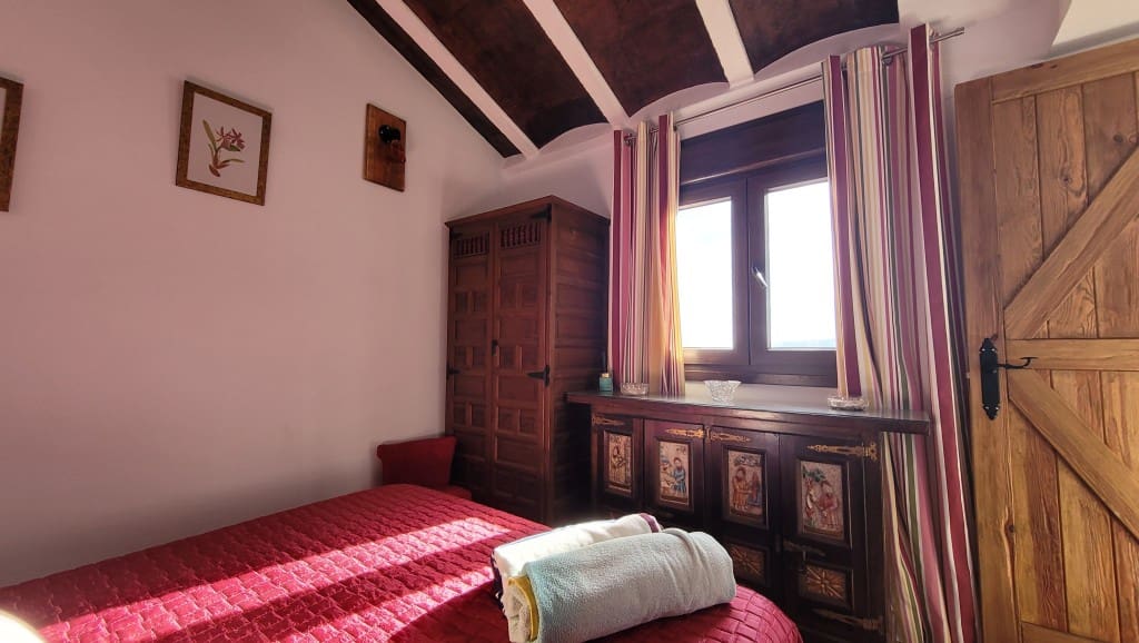 1 soveværelse Villa til salg i Sayalonga med swimmingpool - € 260.000 (Ref: 8757795)