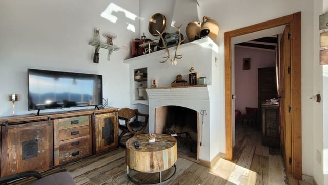 1 sovrum Villa till salu i Sayalonga med pool - 260 000 € (Ref: 8757795)