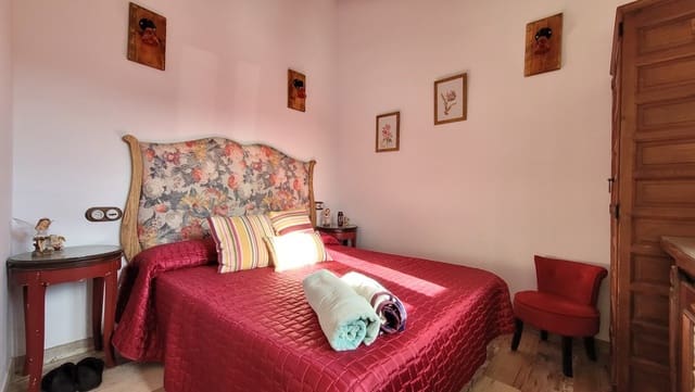 1 sovrum Villa till salu i Sayalonga med pool - 260 000 € (Ref: 8757795)