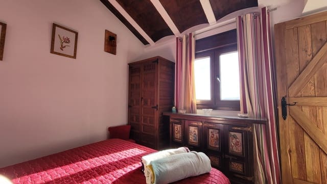 1 sovrum Villa till salu i Sayalonga med pool - 260 000 € (Ref: 8757795)