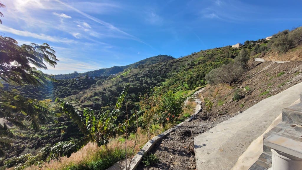 1 soveværelse Villa til salg i Sayalonga med swimmingpool - € 260.000 (Ref: 8757795)