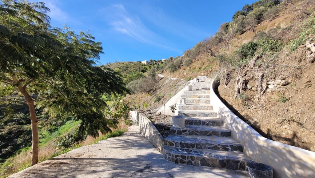 1 soveværelse Villa til salg i Sayalonga med swimmingpool - € 260.000 (Ref: 8757795)