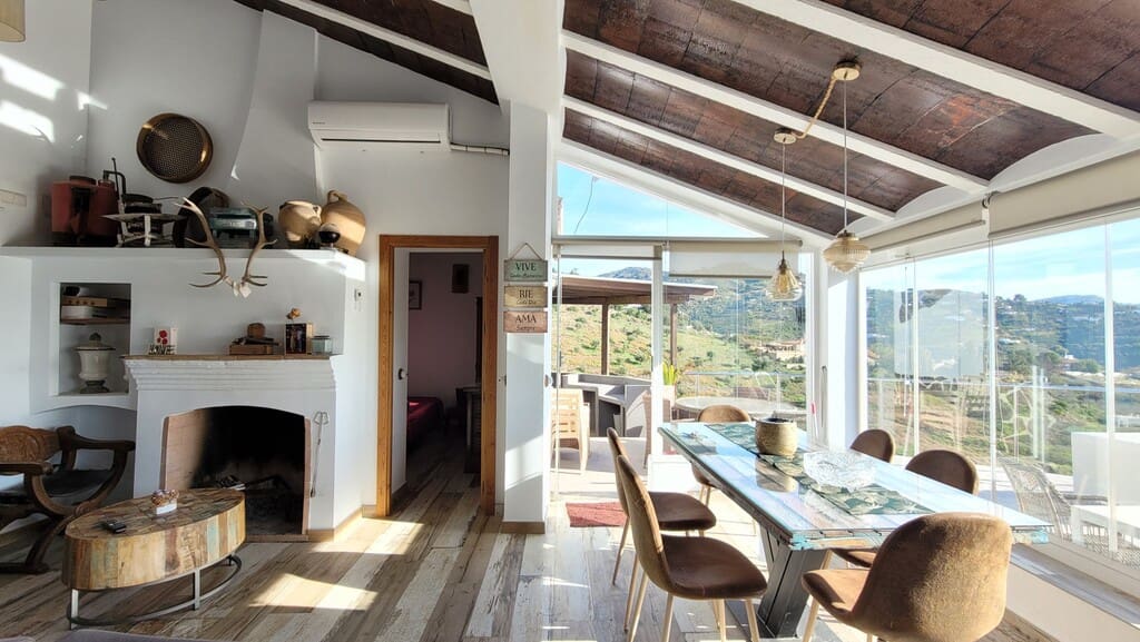 1 soverom Villa til salgs i Sayalonga med svømmebasseng - € 260 000 (Ref: 8757795)
