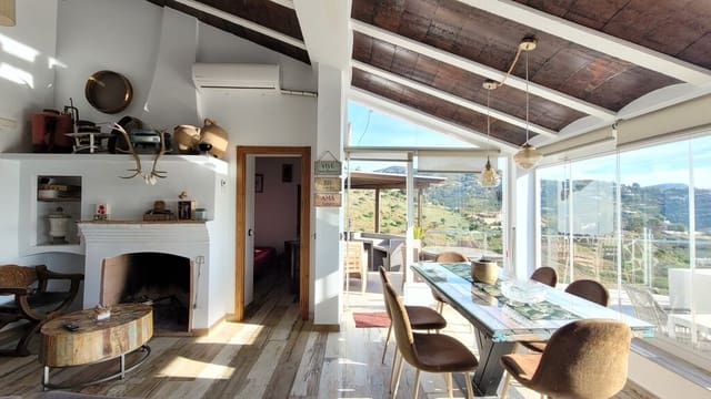 1 sypialnia Willa na sprzedaż w Sayalonga z basenem - 260 000 € (Ref: 8757795)