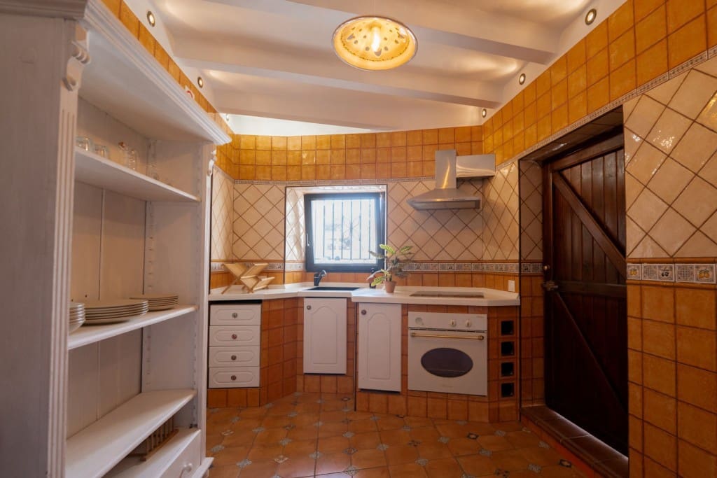 4 soveværelse Byhus til salg i Competa - € 278.000 (Ref: 8809404)