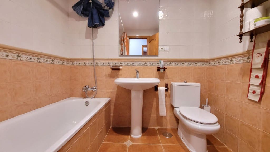 2 soveværelse Lejlighed til salg i Competa med garage - € 168.000 (Ref: 8809406)