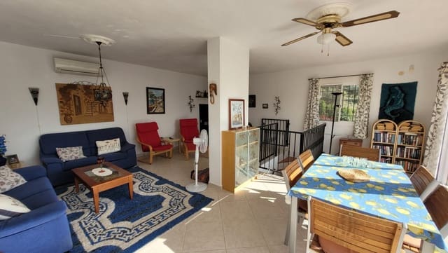 4 sovrum Villa till salu i Sayalonga med pool - 375 000 € (Ref: 8838819)