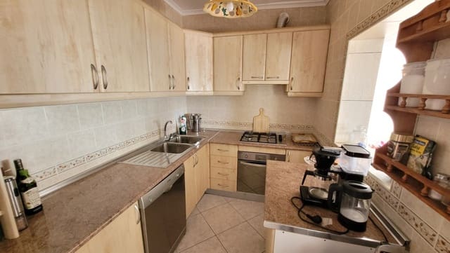 4 sovrum Villa till salu i Sayalonga med pool - 375 000 € (Ref: 8838819)