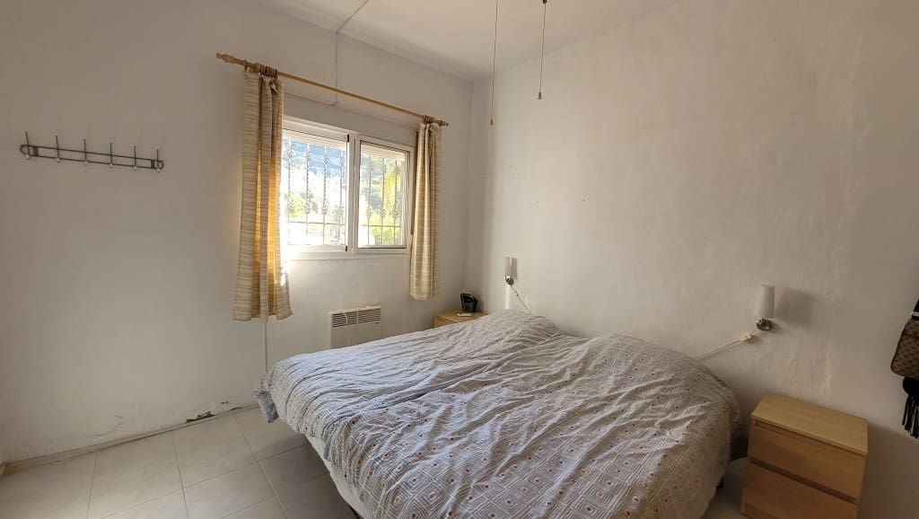 4 soveværelse Villa til salg i Sayalonga med swimmingpool - € 375.000 (Ref: 8838819)