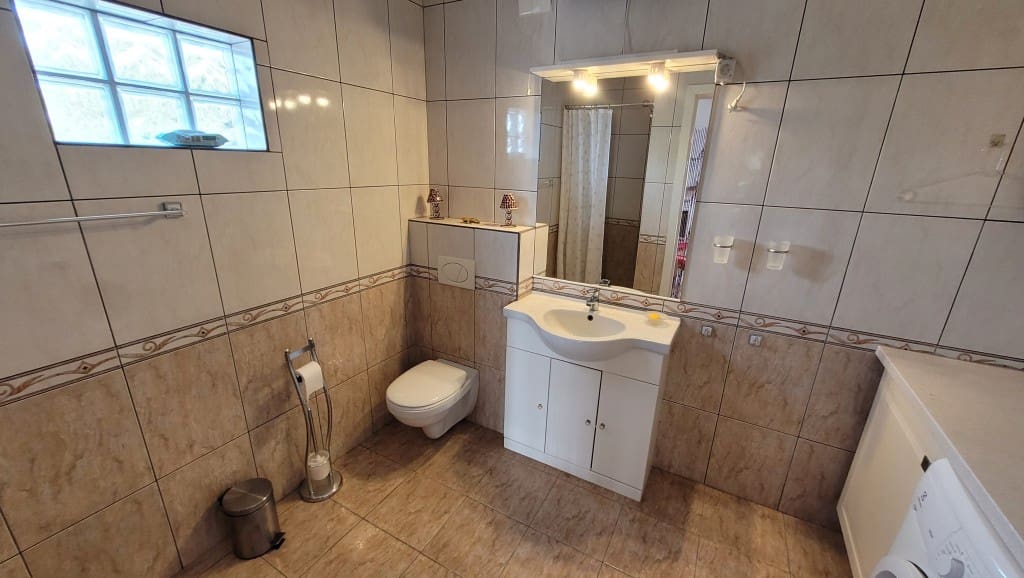 4 soveværelse Villa til salg i Sayalonga med swimmingpool - € 375.000 (Ref: 8838819)