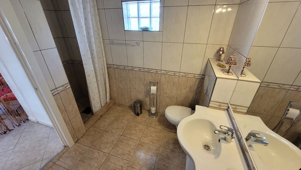 4 soveværelse Villa til salg i Sayalonga med swimmingpool - € 375.000 (Ref: 8838819)