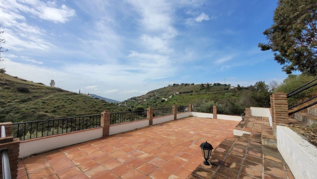 4 slaapkamer Villa te koop in Competa met zwembad - € 399.000 (Ref: 8854556)