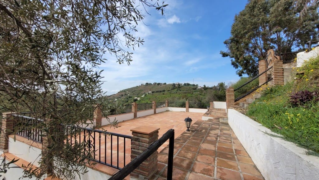 4 slaapkamer Villa te koop in Competa met zwembad - € 399.000 (Ref: 8854556)