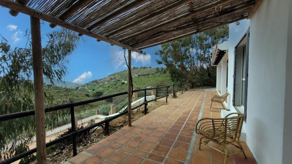 4 slaapkamer Villa te koop in Competa met zwembad - € 399.000 (Ref: 8854556)