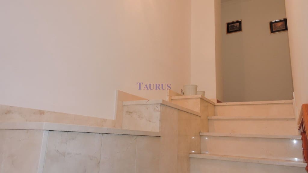 4 soveværelse Byhus til salg i Sayalonga - € 107.000 (Ref: 8857333)