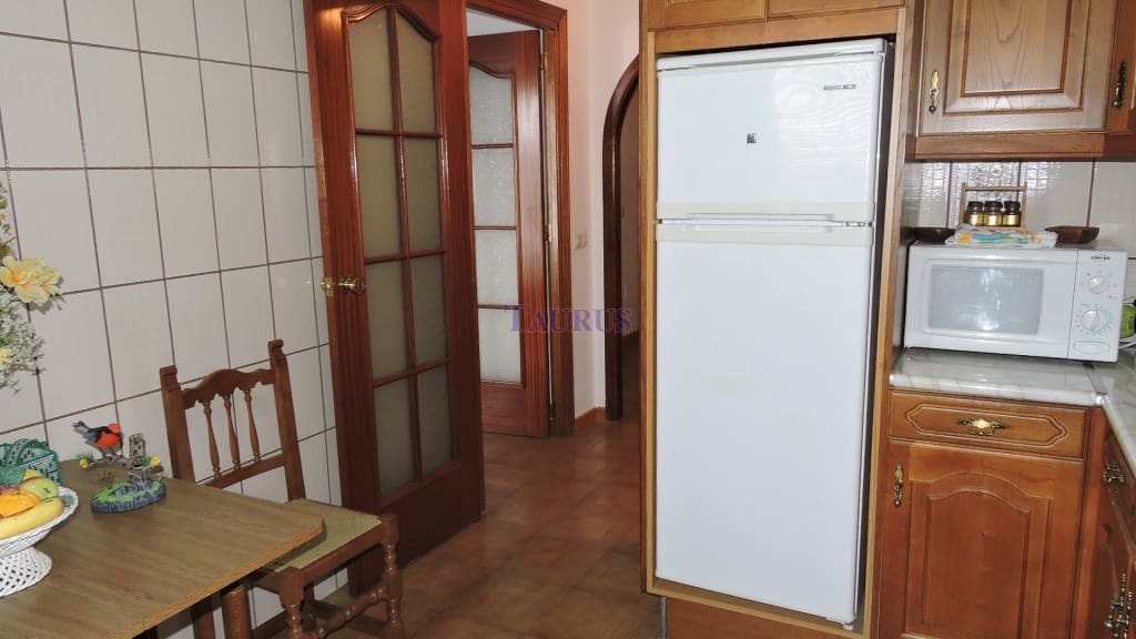 4 soveværelse Byhus til salg i Sayalonga - € 107.000 (Ref: 8857333)