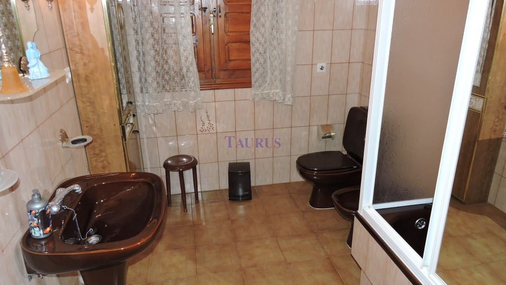 4 soveværelse Byhus til salg i Sayalonga - € 107.000 (Ref: 8857333)