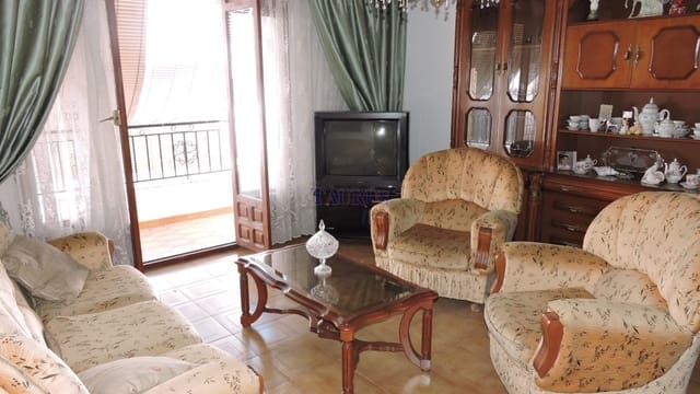 4 soveværelse Byhus til salg i Sayalonga - € 107.000 (Ref: 8857333)