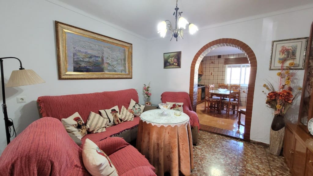 5 soveværelse Byhus til salg i Sayalonga - € 215.000 (Ref: 8907633)