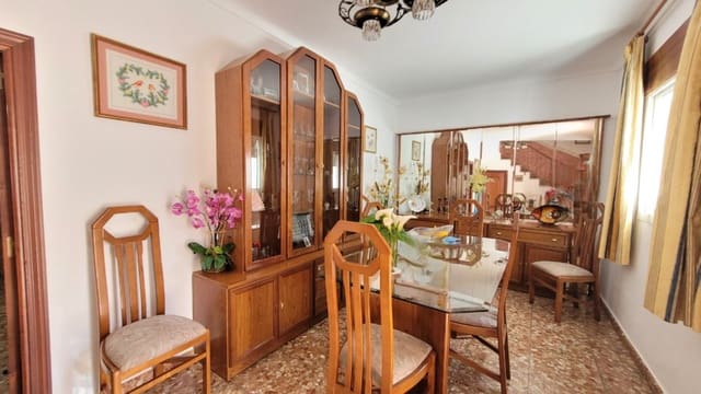 5 sovrum Hus till salu i Sayalonga - 215 000 € (Ref: 8907633)