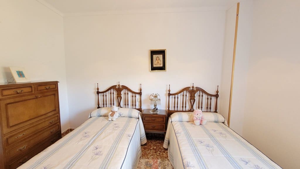 5 soveværelse Byhus til salg i Sayalonga - € 215.000 (Ref: 8907633)