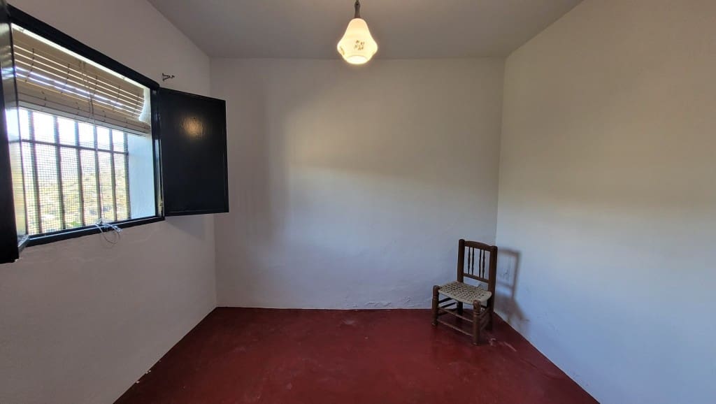 5 soveværelse Byhus til salg i Sayalonga - € 215.000 (Ref: 8907633)