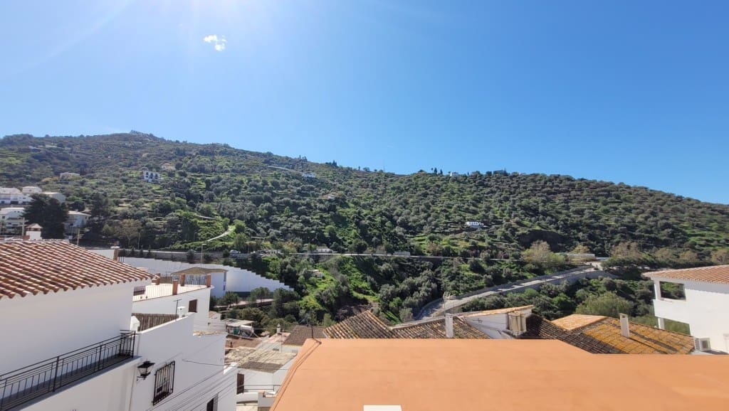 5 soveværelse Byhus til salg i Sayalonga - € 215.000 (Ref: 8907633)