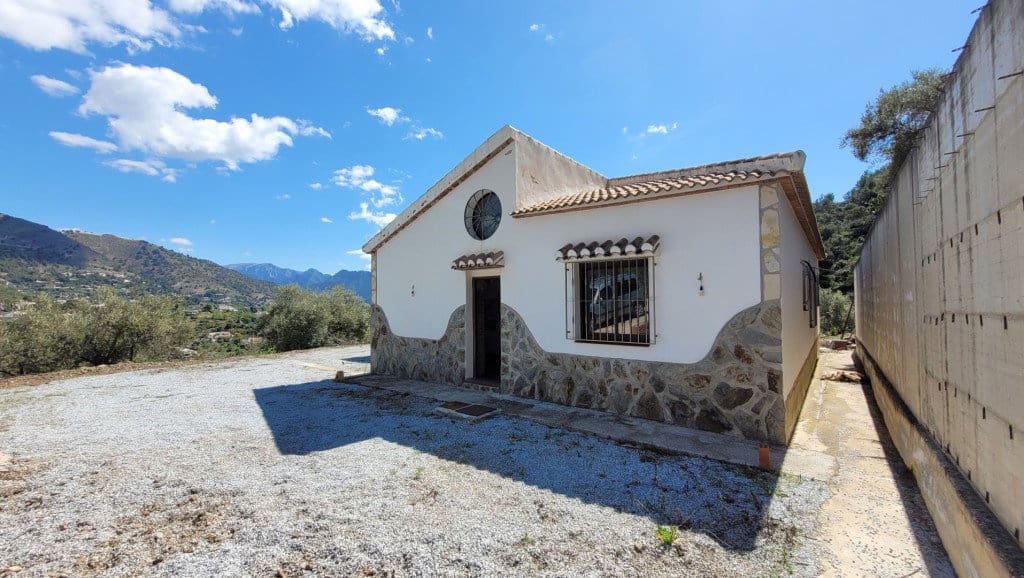 3 bedroom Villa for sale in Competa with garage - € 283,500 (Ref: 8907635)
