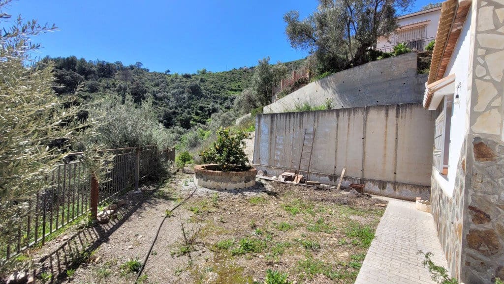 3 bedroom Villa for sale in Competa with garage - € 283,500 (Ref: 8907635)