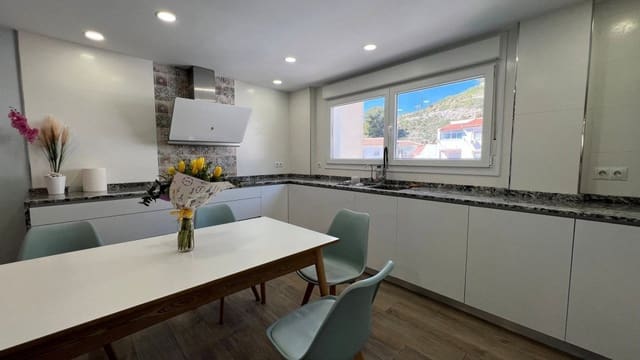 4 soveværelse Byhus til salg i Cómpeta - € 445.000 (Ref: 8915330)