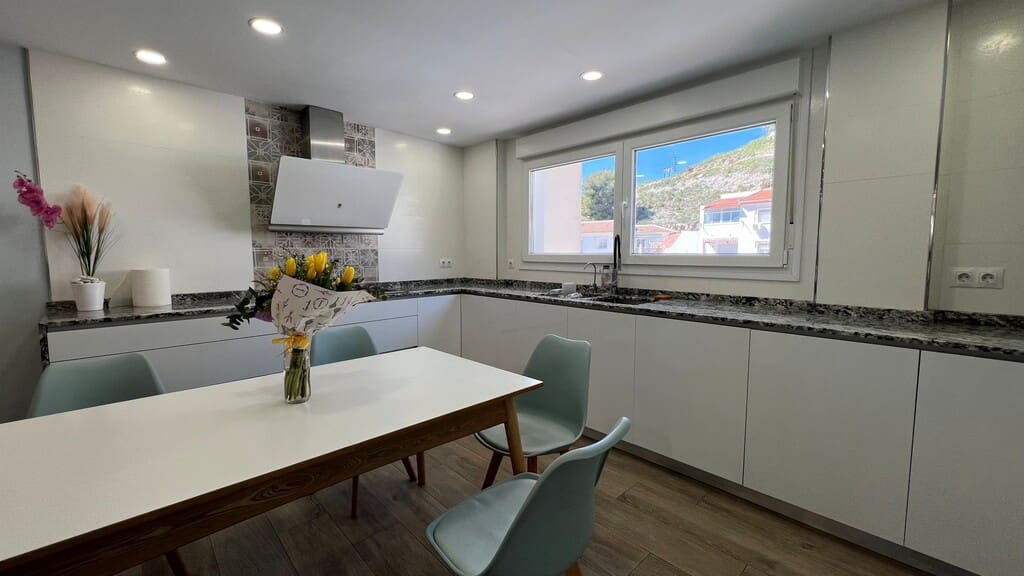 Casa de 4 habitaciones en Cómpeta en venta - 445.000 € (Ref: 8915330)
