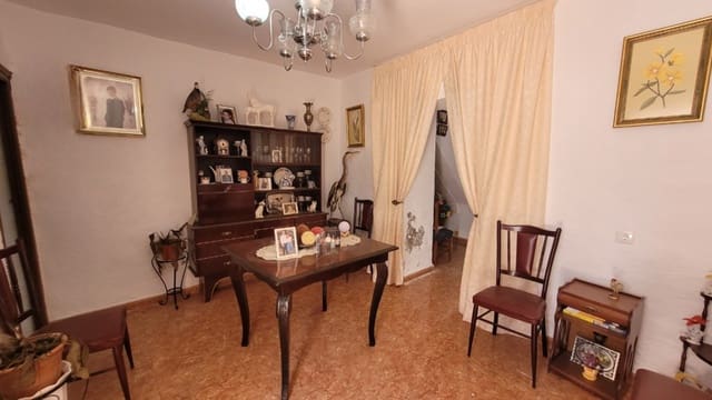 3 makuuhuone Omakotitalo myytävänä paikassa Benamargosa - 85 000 € (Ref: 8915332)