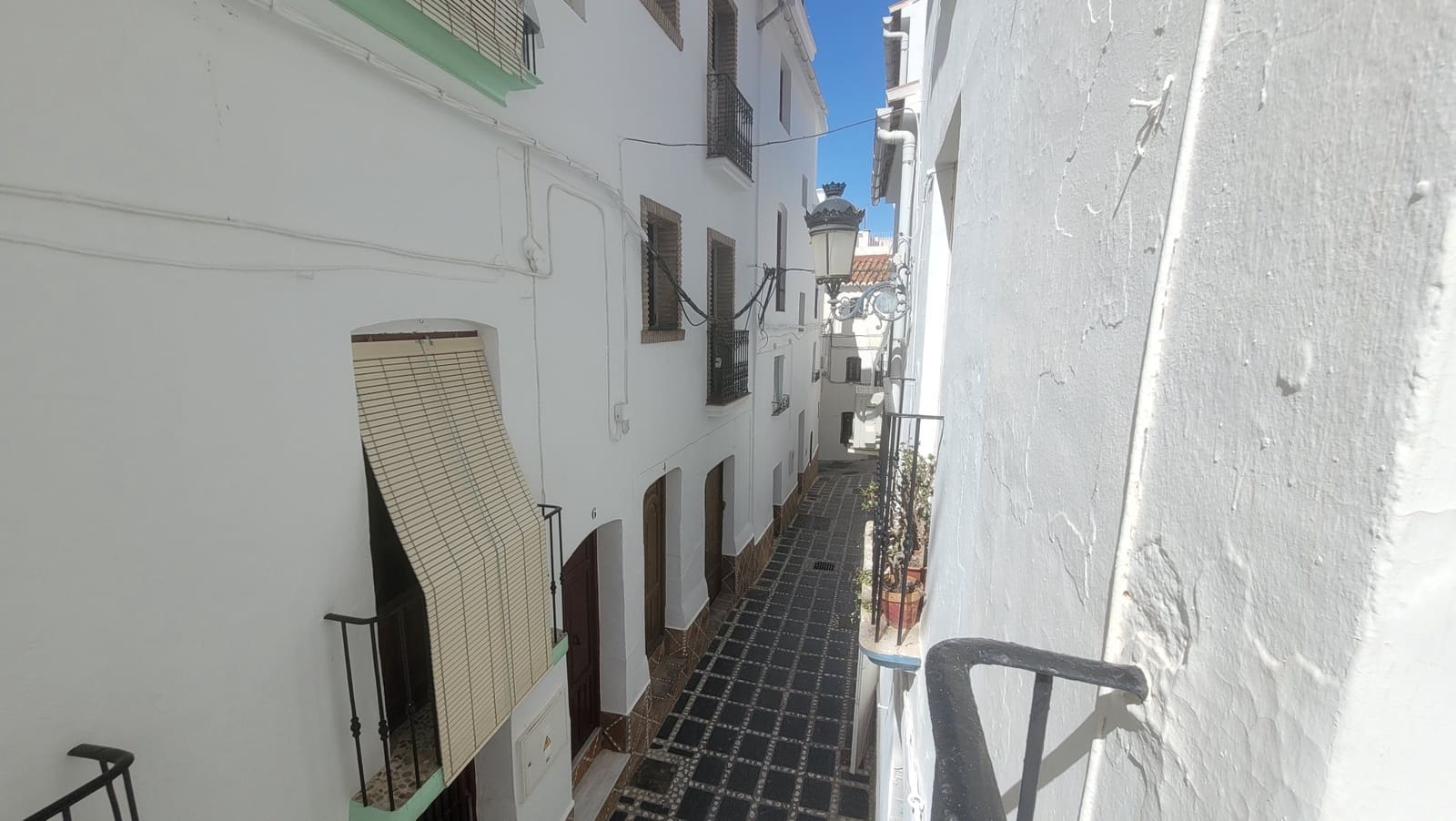 4 slaapkamer Huis te koop in Competa - € 145.000 (Ref: 8926876)