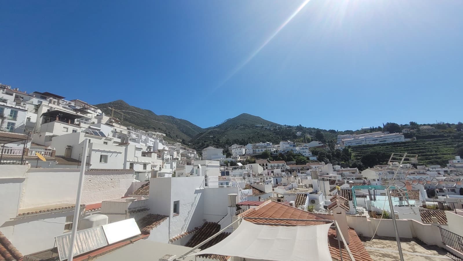 4 bedroom Townhouse for sale in Competa with garage - € 145,000 (Ref: 8926876)