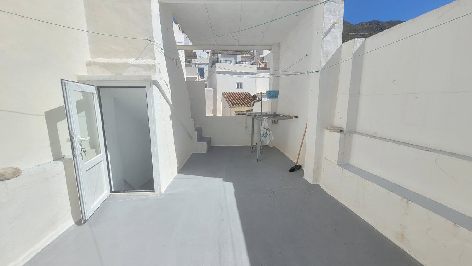 4 bedroom Townhouse for sale in Competa with garage - € 145,000 (Ref: 8926876)