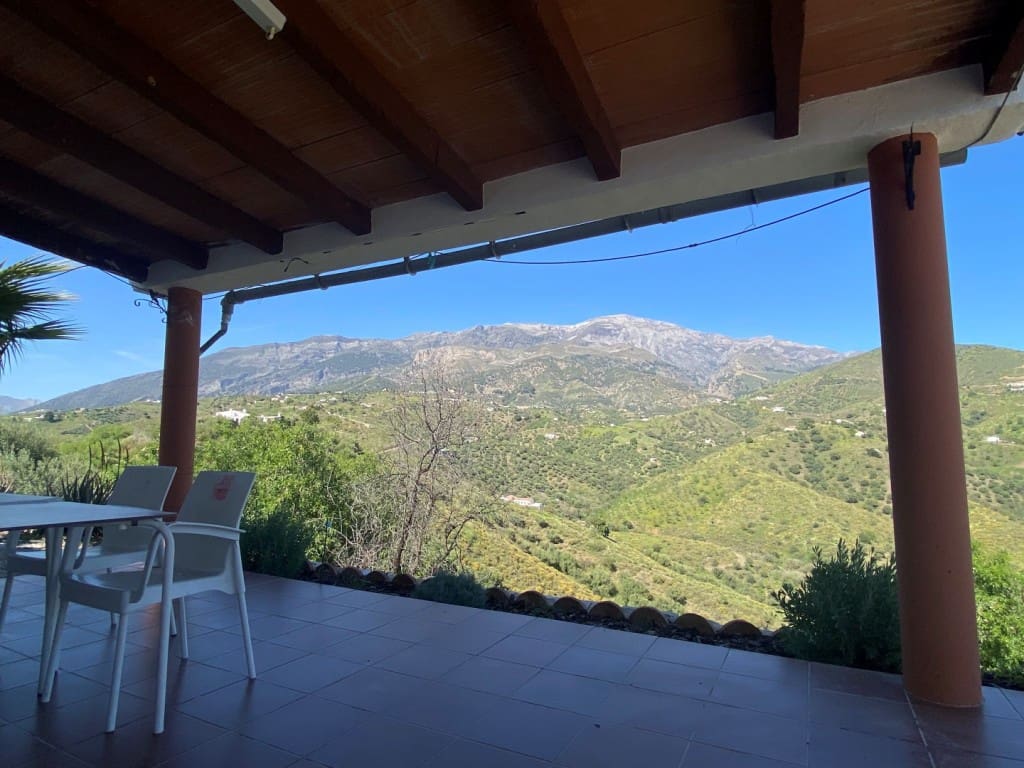 3 camera da letto Villa in vendita in Canillas de Aceituno con piscina garage - 299.000 € (Rif: 8926877)
