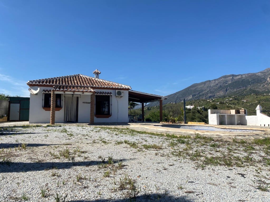 3 camera da letto Villa in vendita in Canillas de Aceituno con piscina garage - 299.000 € (Rif: 8926877)