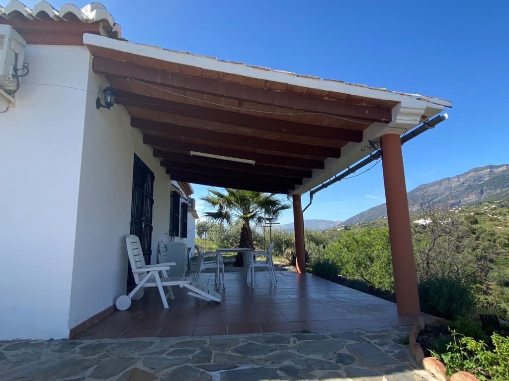 3 camera da letto Villa in vendita in Canillas de Aceituno con piscina garage - 299.000 € (Rif: 8926877)