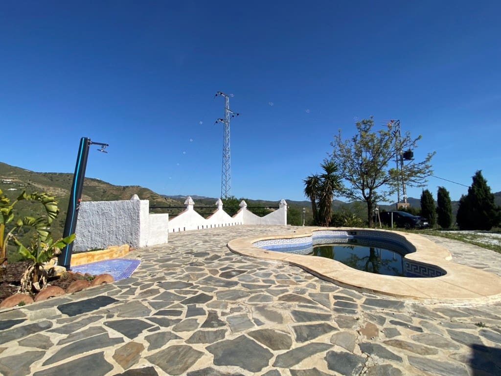 3 camera da letto Villa in vendita in Canillas de Aceituno con piscina garage - 299.000 € (Rif: 8926877)