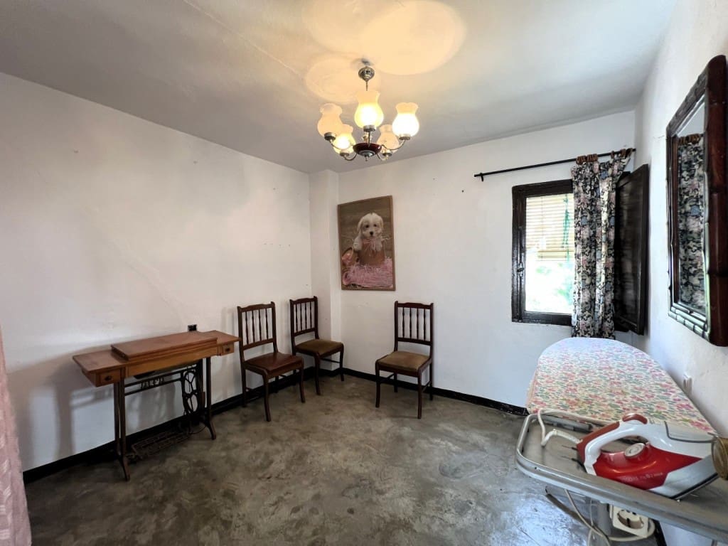 4 soveværelse Byhus til salg i Competa - € 170.000 (Ref: 8957001)