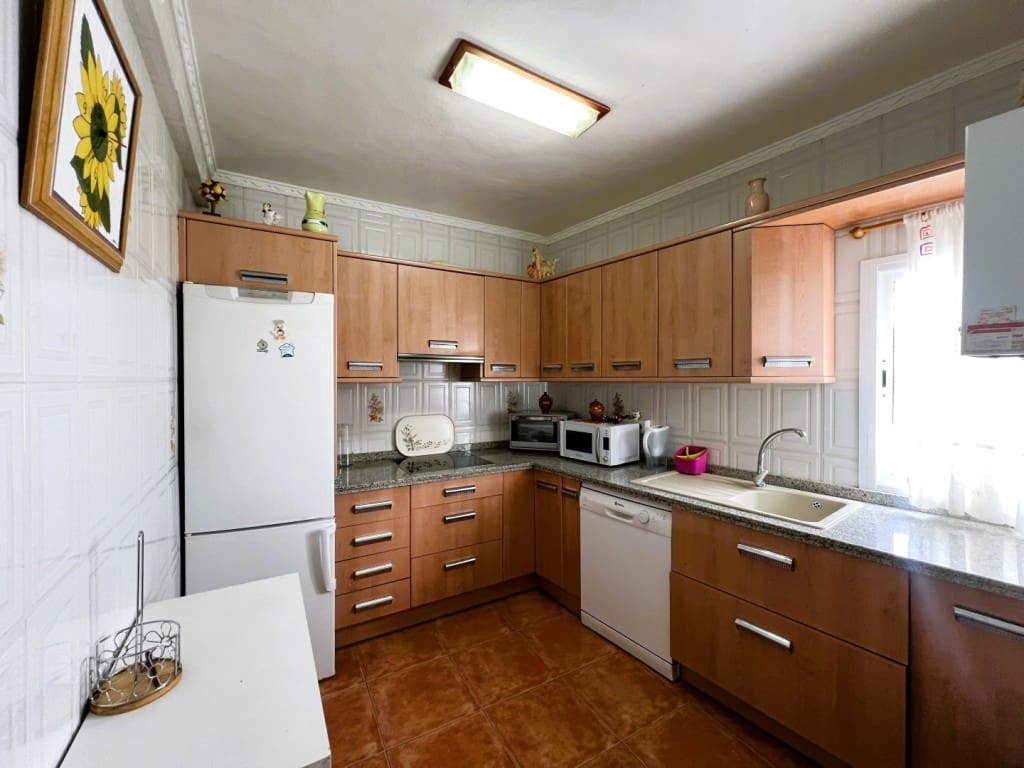 4 soveværelse Byhus til salg i Competa - € 170.000 (Ref: 8957001)